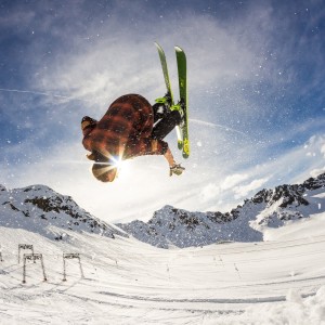 九游体育官网首页-室内攀岩锦标赛，挑战极限攀登的精彩瞬间，室内攀岩视频比赛视频